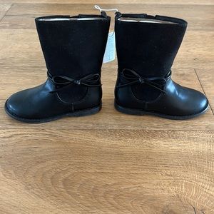 NWT toddler bow boots size 9 by Old Navy